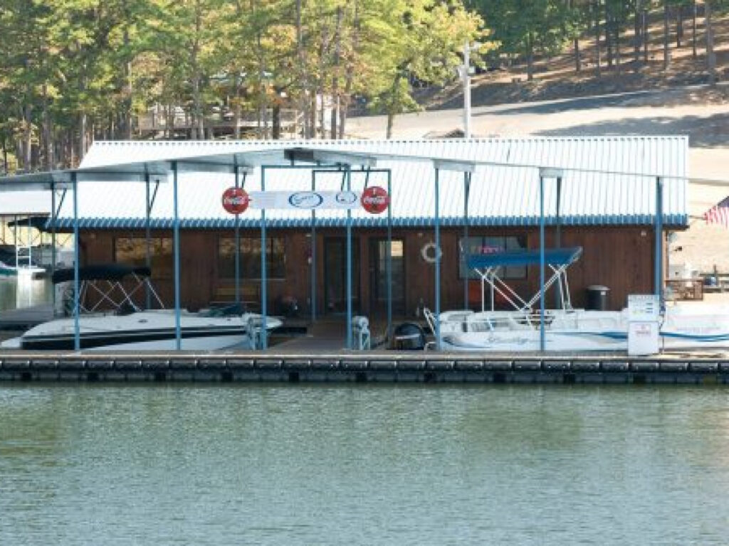 Dock and Grill area on the lake at Swaha Lodge & Marina.