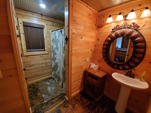 Bathroom of cabin at Swaha Lodge & Marina.